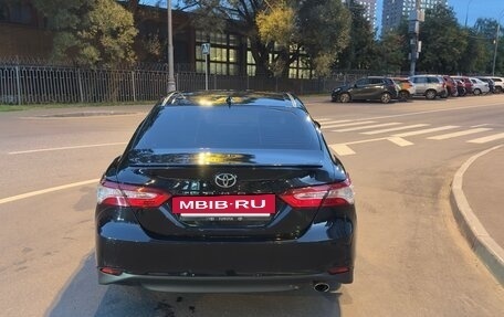 Toyota Camry, 2018 год, 2 300 000 рублей, 5 фотография