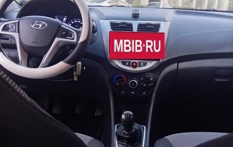 Hyundai Solaris II рестайлинг, 2012 год, 720 000 рублей, 6 фотография