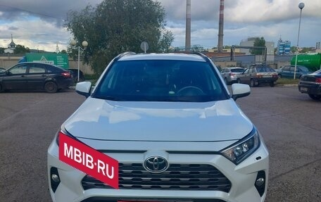Toyota RAV4, 2021 год, 3 300 000 рублей, 1 фотография