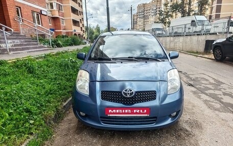 Toyota Yaris III рестайлинг, 2008 год, 345 000 рублей, 2 фотография