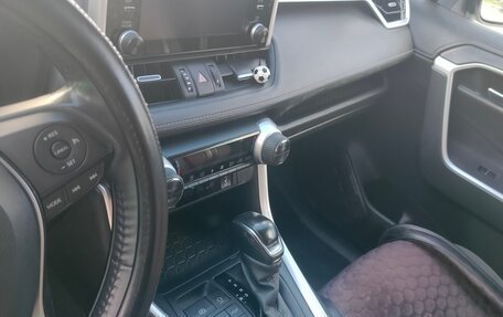 Toyota RAV4, 2021 год, 3 300 000 рублей, 11 фотография