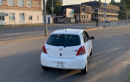 Toyota Yaris III рестайлинг, 2007 год, 350 000 рублей, 4 фотография