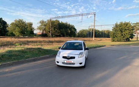 Toyota Yaris III рестайлинг, 2007 год, 350 000 рублей, 8 фотография