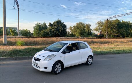 Toyota Yaris III рестайлинг, 2007 год, 350 000 рублей, 7 фотография