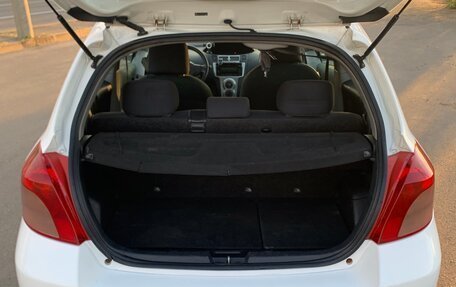 Toyota Yaris III рестайлинг, 2007 год, 350 000 рублей, 20 фотография