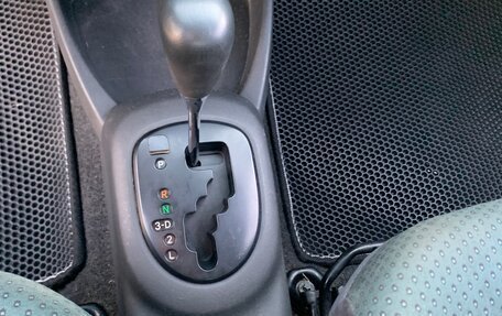 Toyota Yaris III рестайлинг, 2007 год, 350 000 рублей, 14 фотография