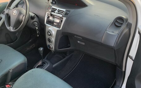 Toyota Yaris III рестайлинг, 2007 год, 350 000 рублей, 16 фотография
