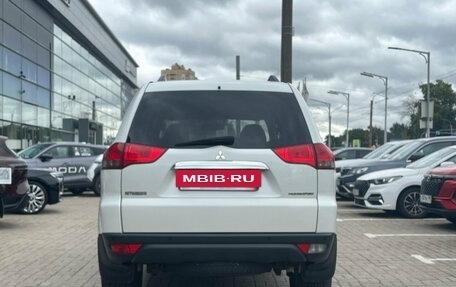 Mitsubishi Pajero Sport II рестайлинг, 2015 год, 1 879 000 рублей, 5 фотография