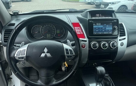 Mitsubishi Pajero Sport II рестайлинг, 2015 год, 1 879 000 рублей, 9 фотография