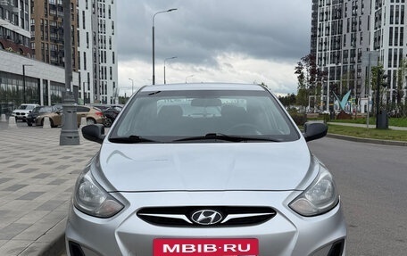 Hyundai Solaris II рестайлинг, 2013 год, 650 000 рублей, 8 фотография