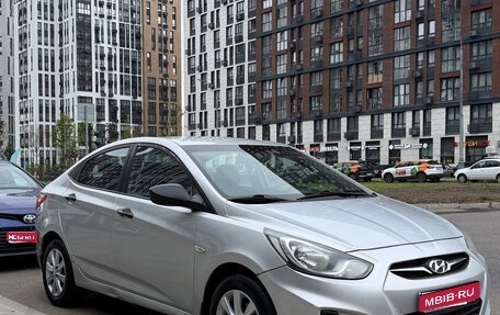Hyundai Solaris II рестайлинг, 2013 год, 650 000 рублей, 1 фотография
