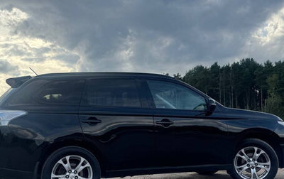 Mitsubishi Outlander III рестайлинг 3, 2014 год, 1 420 000 рублей, 1 фотография