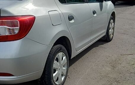 Renault Logan II, 2017 год, 1 100 000 рублей, 6 фотография