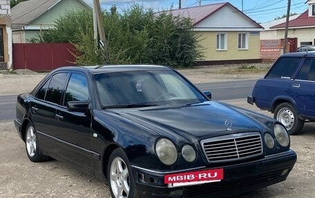 Mercedes-Benz E-Класс, 1996 год, 300 000 рублей, 6 фотография