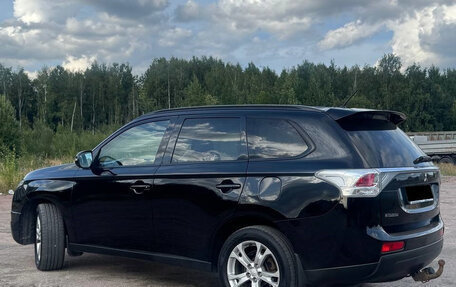 Mitsubishi Outlander III рестайлинг 3, 2014 год, 1 420 000 рублей, 8 фотография