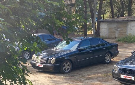 Mercedes-Benz E-Класс, 1996 год, 300 000 рублей, 9 фотография