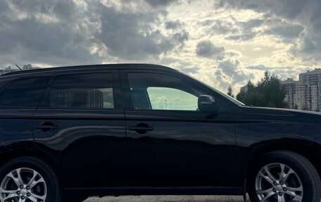 Mitsubishi Outlander III рестайлинг 3, 2014 год, 1 420 000 рублей, 15 фотография