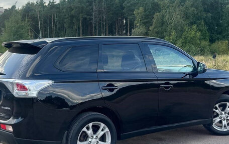 Mitsubishi Outlander III рестайлинг 3, 2014 год, 1 420 000 рублей, 14 фотография