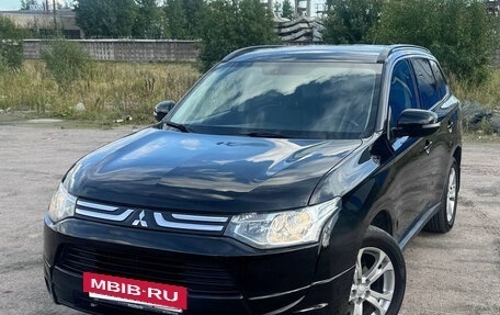 Mitsubishi Outlander III рестайлинг 3, 2014 год, 1 420 000 рублей, 3 фотография