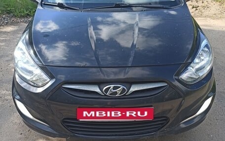 Hyundai Solaris II рестайлинг, 2013 год, 840 000 рублей, 2 фотография