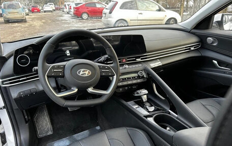 Hyundai Elantra, 2024 год, 1 790 000 рублей, 10 фотография