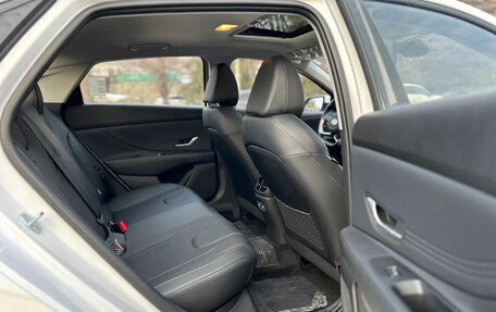 Hyundai Elantra, 2024 год, 1 790 000 рублей, 15 фотография