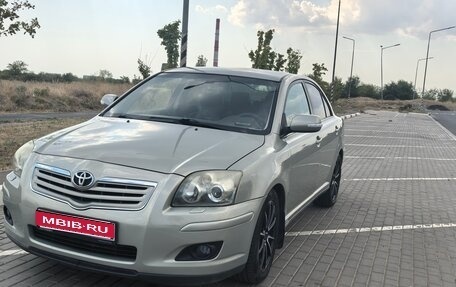 Toyota Avensis III рестайлинг, 2006 год, 900 000 рублей, 1 фотография