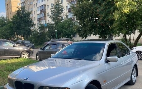 BMW 5 серия, 2001 год, 880 000 рублей, 3 фотография