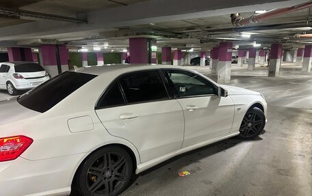 Mercedes-Benz E-Класс, 2011 год, 1 130 000 рублей, 3 фотография