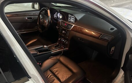 Mercedes-Benz E-Класс, 2011 год, 1 130 000 рублей, 8 фотография