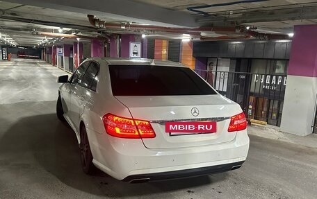 Mercedes-Benz E-Класс, 2011 год, 1 130 000 рублей, 5 фотография