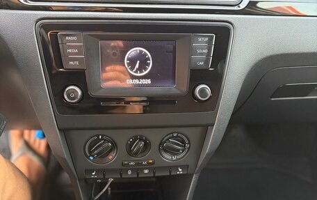 Skoda Rapid I, 2015 год, 830 000 рублей, 14 фотография