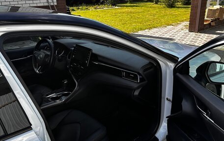 Toyota Camry, 2022 год, 3 950 000 рублей, 6 фотография