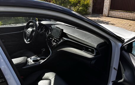 Toyota Camry, 2022 год, 3 950 000 рублей, 7 фотография