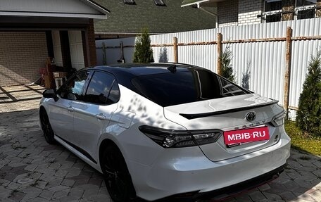 Toyota Camry, 2022 год, 3 950 000 рублей, 5 фотография
