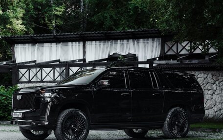 Cadillac Escalade V, 2023 год, 13 400 000 рублей, 8 фотография