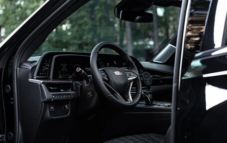 Cadillac Escalade V, 2023 год, 13 400 000 рублей, 13 фотография