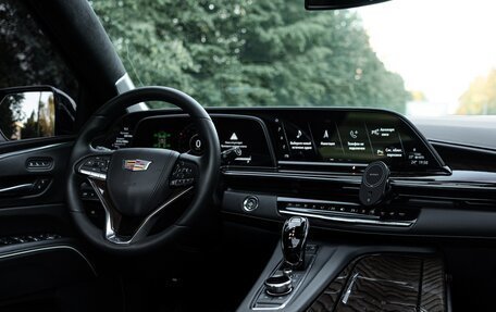 Cadillac Escalade V, 2023 год, 13 400 000 рублей, 17 фотография