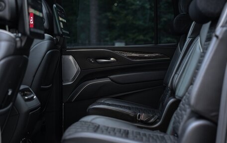 Cadillac Escalade V, 2023 год, 13 400 000 рублей, 16 фотография