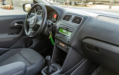 Volkswagen Polo VI (EU Market), 2011 год, 878 000 рублей, 31 фотография