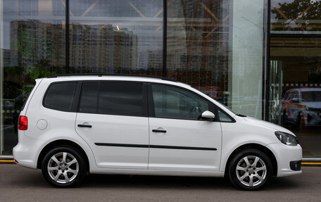 Volkswagen Touran III, 2012 год, 898 000 рублей, 4 фотография