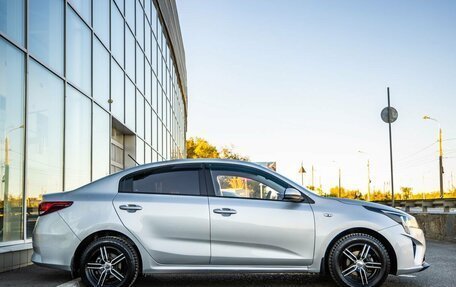 KIA Rio IV, 2021 год, 1 688 000 рублей, 8 фотография