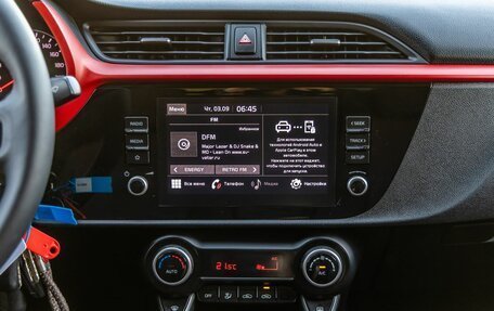 KIA Rio IV, 2021 год, 1 688 000 рублей, 18 фотография