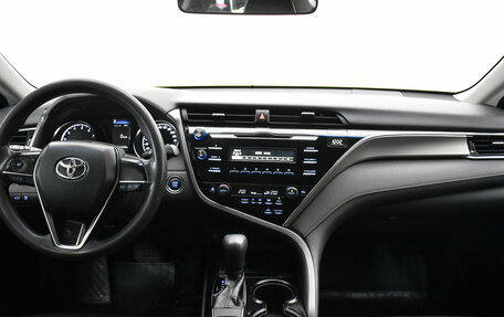 Toyota Camry, 2018 год, 1 650 000 рублей, 5 фотография