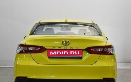 Toyota Camry, 2018 год, 1 650 000 рублей, 3 фотография