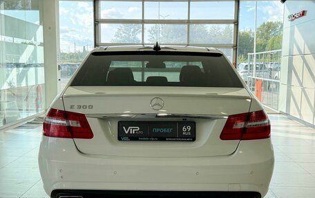 Mercedes-Benz E-Класс, 2011 год, 1 217 000 рублей, 5 фотография