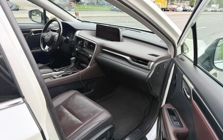 Lexus RX IV рестайлинг, 2017 год, 3 800 000 рублей, 9 фотография