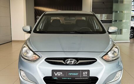 Hyundai Solaris II рестайлинг, 2011 год, 717 000 рублей, 2 фотография