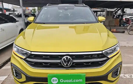 Volkswagen T-Roc I, 2023 год, 2 165 555 рублей, 3 фотография
