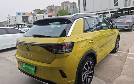 Volkswagen T-Roc I, 2023 год, 2 165 555 рублей, 6 фотография